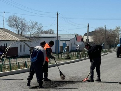 «Қасиетті тазалық»: Мұхтар Әуезовтің туған жерінде сенбілік өтті.