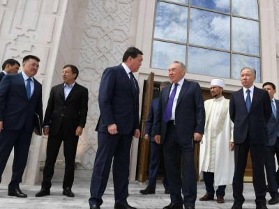 «Қой терісін жамылған қасқырлар билікке ұмтылуы мүмкін».