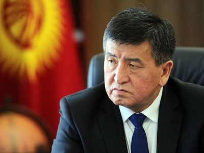 Сооронбай Жээнбеков саяси күштерді тағы келіссөзге шақырды.