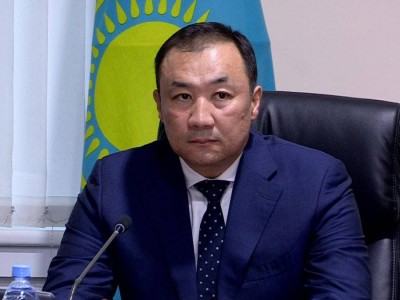 Шымкент қаласының әкімі: Два вопросты Елбасы қазақша айтты, екі вопросты орысша айтты (видео).