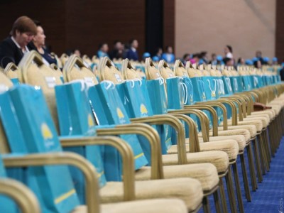 Қосылғыштардың орны немесе президенттің де «Нұротаннан» екенін ұмытпаңыздар!.