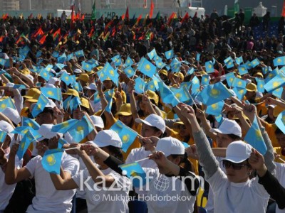 «Қоғамдық кұндылығымыздың бәрі саяси жүйемен бірге іріп-шіріген».