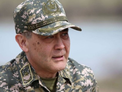 Қорғаныс министрі Арыстағы оқиға туралы: кешірім сұрайтын себеп көріп тұрған жоқпын (видео).