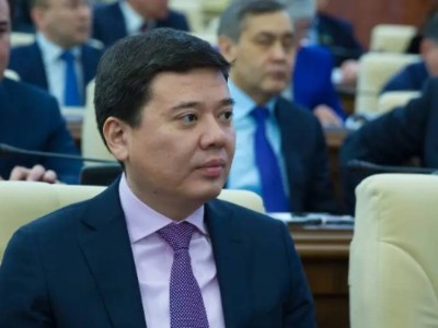 Бұрынғы әділет министрі Марат Бекетаев 9 жылға бас бостандығынан айырылды.
