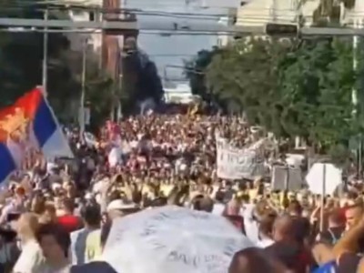 Сербия астанасында жаппай наразылық шеруі өтті.