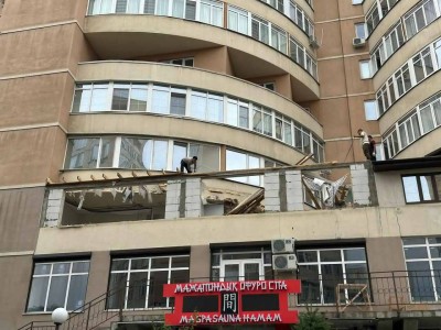 Алматыда рұқсатсыз салынған қосымша құрылыс сот шешімімен сүрілуде.