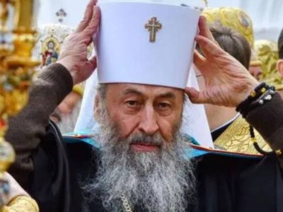 Зеленский Украина православ шіркеуінің басшысын азаматтығынан айырды.