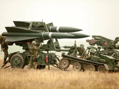 АҚШ Украинаға уәде еткен кейбір оқ-дәрілерді жеткізуді тоқтатты.