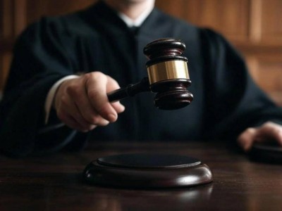ШҚО-да полицейлер белгілі азаматтан ақша бопсалағаны үшін сотталды.