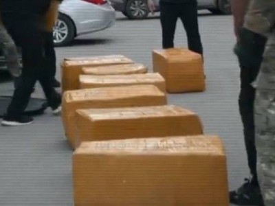 Астанада екі ер адамнан 270 келіден астам есірткі мен тапанша тәркіленді.