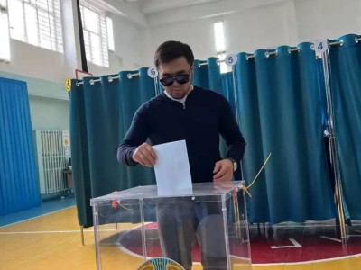 Елдос Сметов дауыс берді.