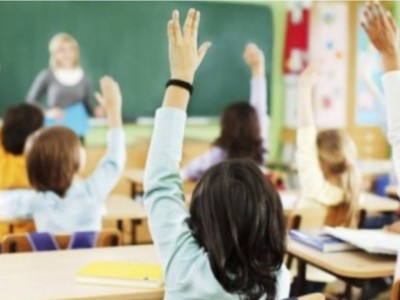 Депутаттар Қазақстан мектептеріндегі қауіпсіздікті сынады.