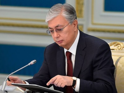 Тоқаев кәсіпкерлерді қолпаштап жүрген мемқызметкерлерді назарға алды.