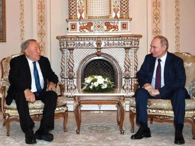 Нұрсұлтан Назарбаевтың баспасөз хатшысы оның Мәскеуге не үшін барғанын түсіндірді.