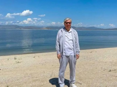 Президент демалысқа шықты.