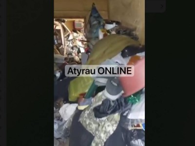 Атырауда қоқыс толы пәтерден ер адамның шіріп кеткен денесі табылды.