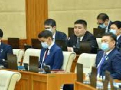 Депутаттар күзге дейін демалысқа шықты.