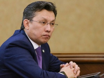 Халық шарықтап кеткен азық-түлік бағасына Бақыт Сұлтановты кіналады.