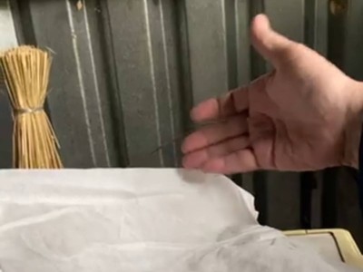 «90 млн теңгенің сұрауы бар ма?»: Алматылық эпидемиологтарға құрылысшылардың киімі алынған.