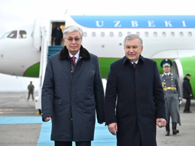 Өзбекстан Президенті Шавкат Мирзиёев Қазақстанға жұмыс сапарымен келді.