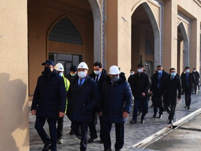 Мамин Түркістандағы Тұңғыш Президент саябағында жүр.