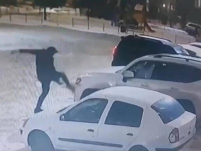 Астанада айналма дөңгелегінде вандалдардың суреті көрсетіледі.