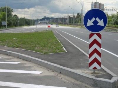 Ақтөбеде жол белгілеріне бөлінген 272 млн теңге жымқырылған.