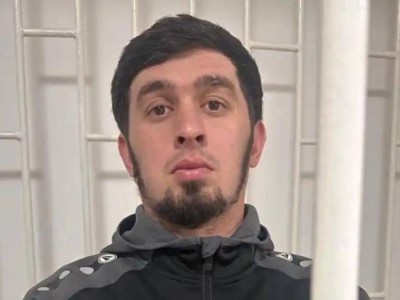 Ресейде іздеу жарияланған шешен белсендісі қазақстандықтардан көмек сұрады.
