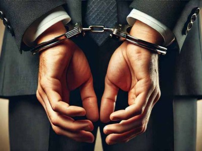 75 млн теңге пара алған Мемлекеттік кірістер департаментінің қызметкері сотталды.