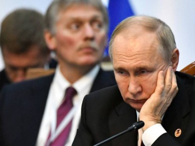 Путин Ресейді құртып жатыр – Трамп.