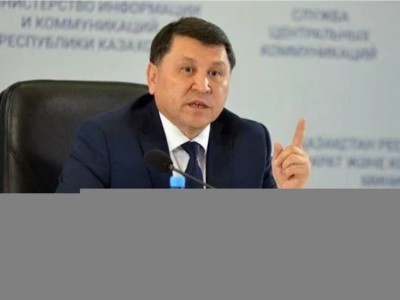 Зейнет жасындағы Жандарбек Бекшин қызметтен кетеді.