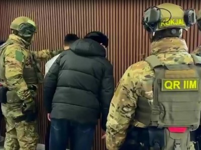 Ақтөбеде ақша бопсалаған жастар ұсталды.
