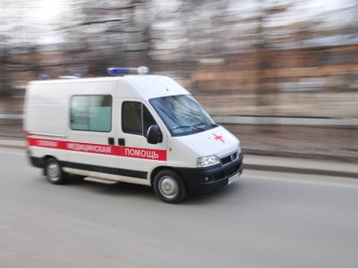 Атырауда бесінші қабаттан екі жұмысшы құлады. Бірі қайтыс болды, екіншісі ауруханада.