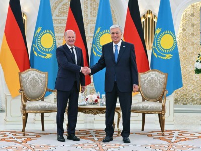 Қасым-Жомарт Тоқаев пен Олаф Шольц шағын құрамда келіссөз жүргізді.