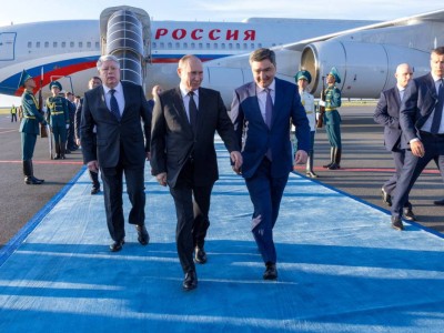 Владимир Путин ШЫҰ саммитіне қатысу үшін Астанаға келді.
