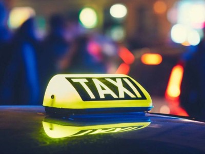 Ақмола облысында жолаушы такси жүргізушісіне шабуыл жасап, көлігін тартып алған.