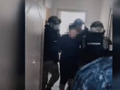 Есірткі сатып жүрген актер ұсталды.