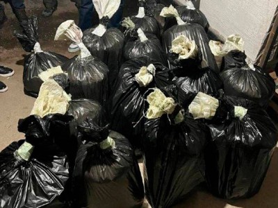 Ақтауға 300 келі есірткі жеткізбек болғандар ұсталды.