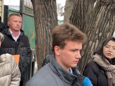 Алматыда балалар үйінің тәрбиеленушілері мен белсенділері жаңа ғимаратқа көшуден бас тартты.
