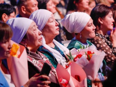 Қазақстандағы әйелдер ерлерге қарағанда 8 жыл ұзақ өмір сүреді.