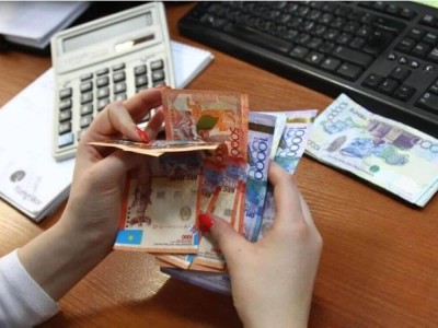 Маңғыстауда мектеп басшылығы ұстаздардан ақша жинап келген.
