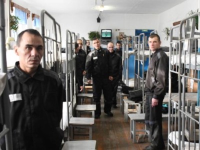 Түрмелер толып кетті. Қазақстан сотталғандарды қайда жіберерін білмей жатыр.