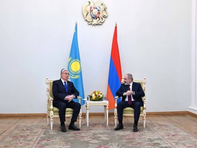 Тоқаев Пашинянмен шағын құрамда келіссөз жүргізді.