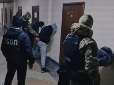 Студенттерден ақша бопсалаған қылмыстық топ ұсталды.