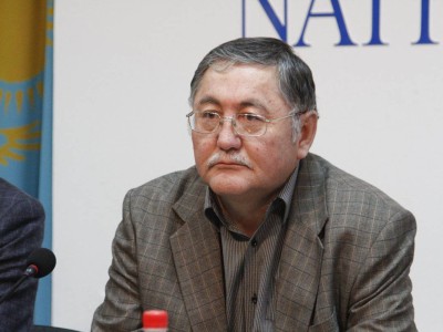 Полиция күшпен ұстап әкеткен Рысбек Сәрсенбайұлы жан сақтауға бөліміне түсті.