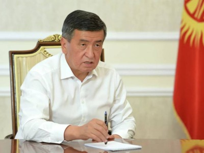 Қырғызстанда Сооронбай Жээнбековті экс-президент мәртебесінен айыру ұсынылды.