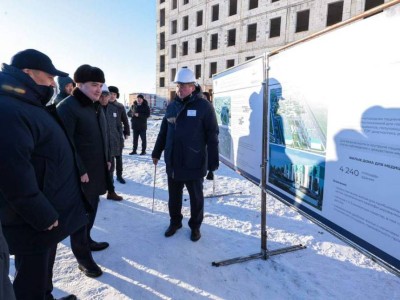 Олжас Бектенов Қосшының бас жоспарымен және көпсалалы жаңа аурухананың құрылысымен танысты.