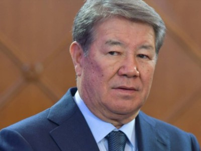 Назарбаев Есімовтің көмегіне жүгінеді.