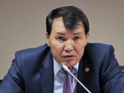 Алик Шпекбаев қызметінен босатылды.