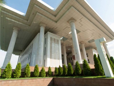 Назарбаев қоры Алматыдағы ғимаратын Тоқаевқа берді.